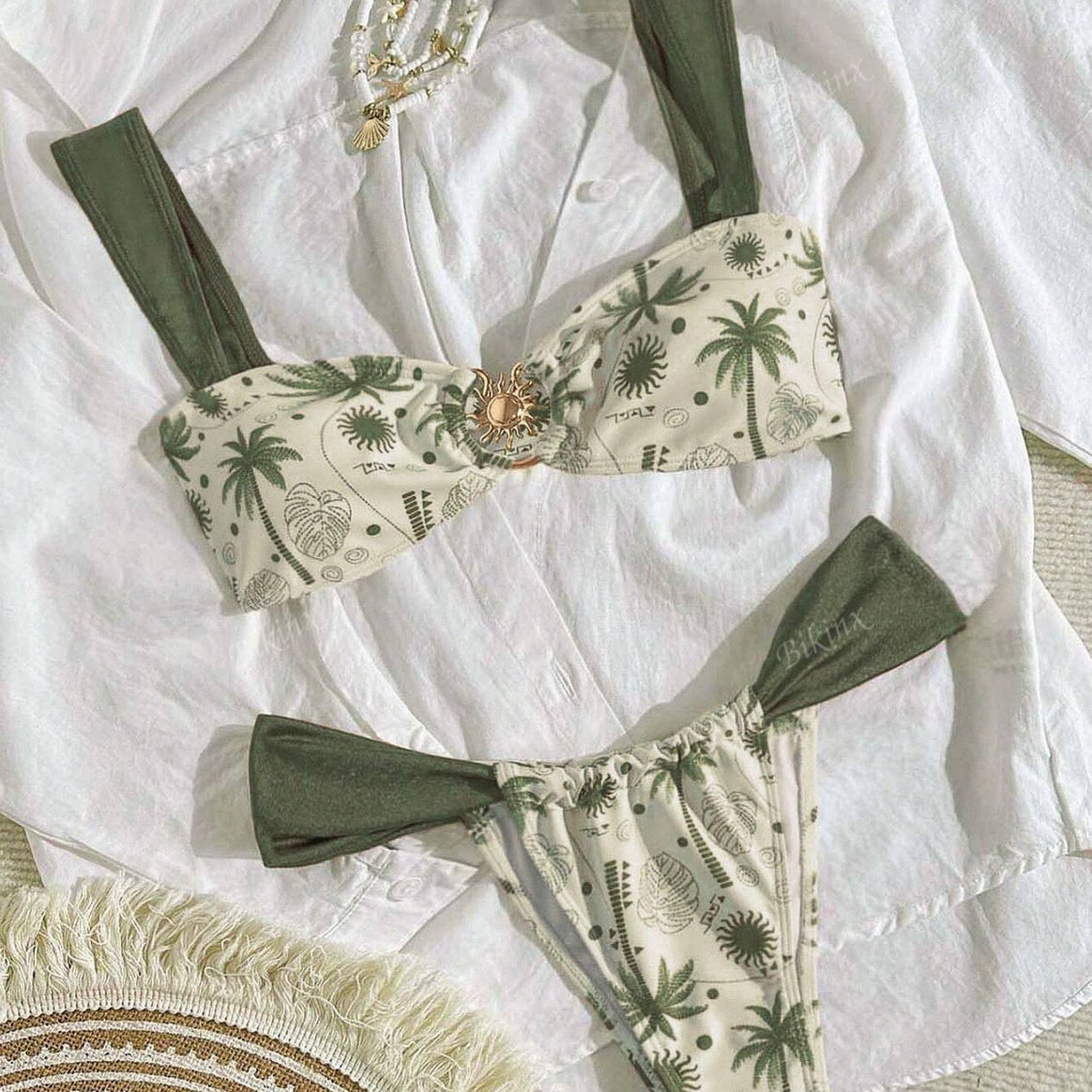 Women's bikini set with deep V-neck and comfortable straps Mune Fashion