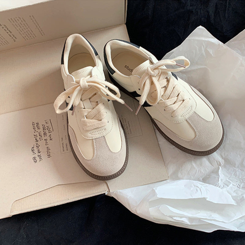 Women's sneakers in sporty retro design with fine suede and durable sole Mune Fashion