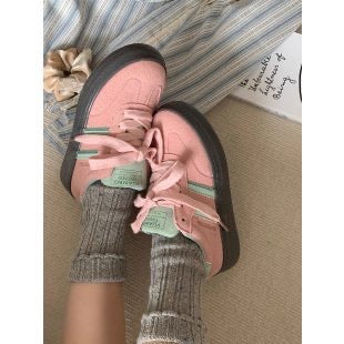 Women's sneakers with comfortable lacing and cushioning sole Mune Fashion