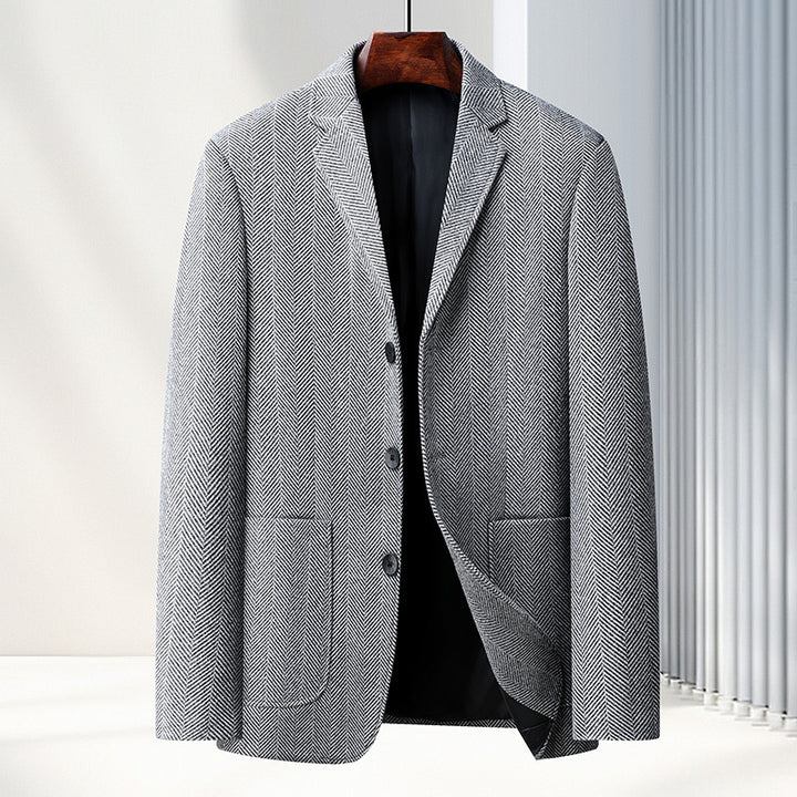 Men's herringbone blazer in vintage style with patch pockets and soft wool blend Mune Fashion