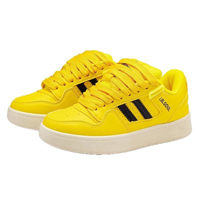 Women's sporty sneakers in retro look with color accents Mune Fashion