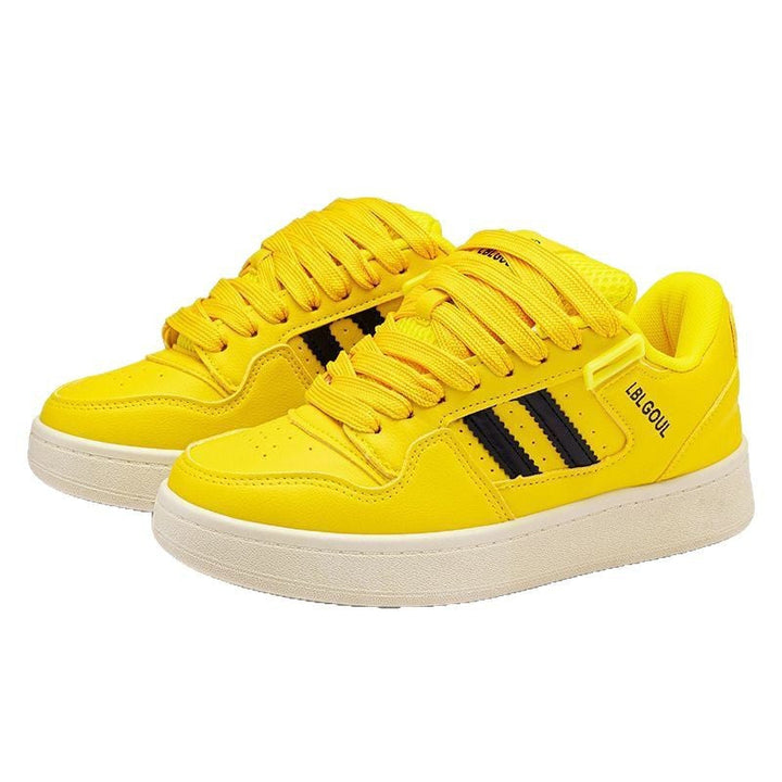 Women's sporty sneakers in retro look with color accents Mune Fashion
