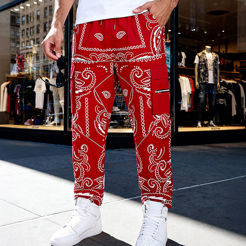 Men's cargo joggers in bandana print with cargo pockets & elastic waistband Mune Fashion