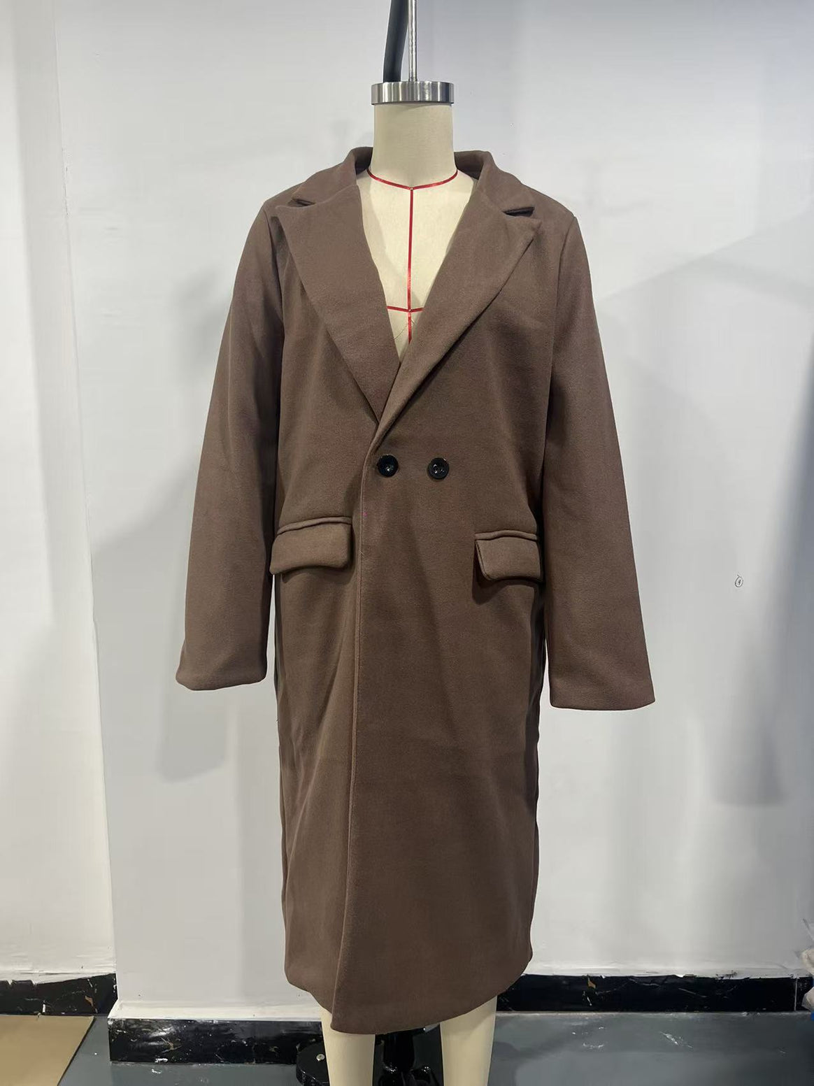 Ladies Elegant Wool Coat with Tailored Cut and Notched Collar Mune Fashion