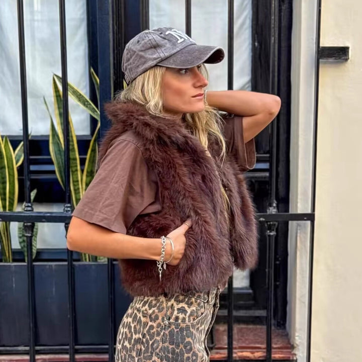 Women's Sleeveless Faux Fur Vest with Wide Shawl Collar Mune Fashion