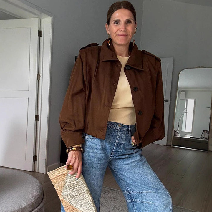 Ladies short boxy jacket with shoulder patches, boxy silhouette and buttoned front Mune Fashion
