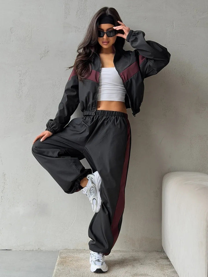Women Two-Piece Track Set with Cropped Windbreaker and Wide Jogger Mune Fashion