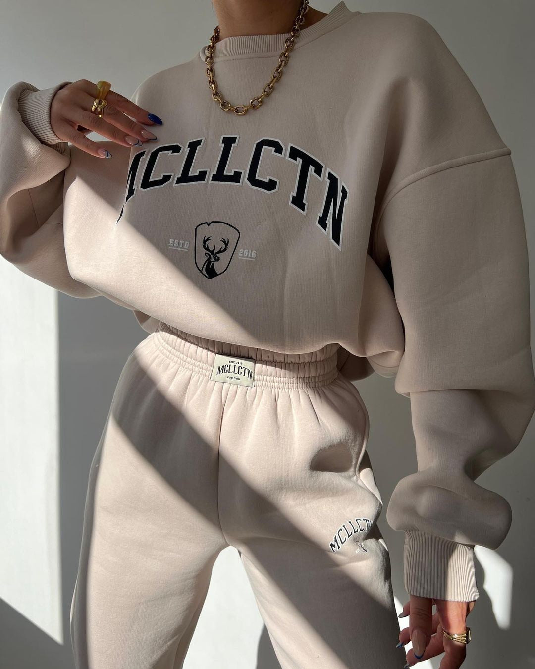 Women's Oversized College Sweatshirt and High-Waist Jogger Set in French Terry Mune Fashion