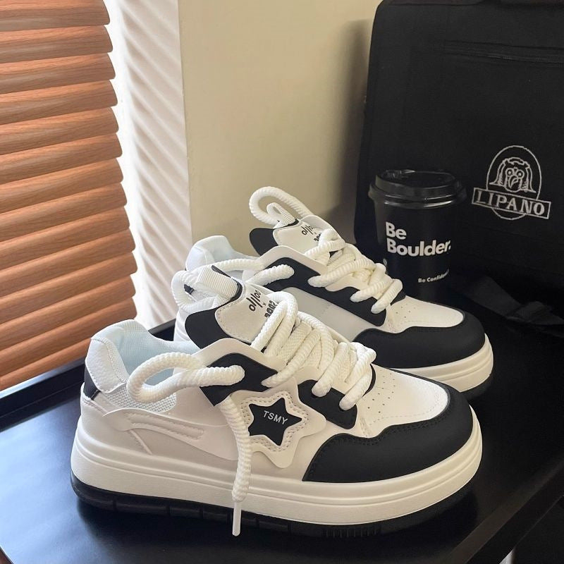 Women's chunky platform sneakers with star appliqué, padded collar, and breathable upper material Mune Fashion