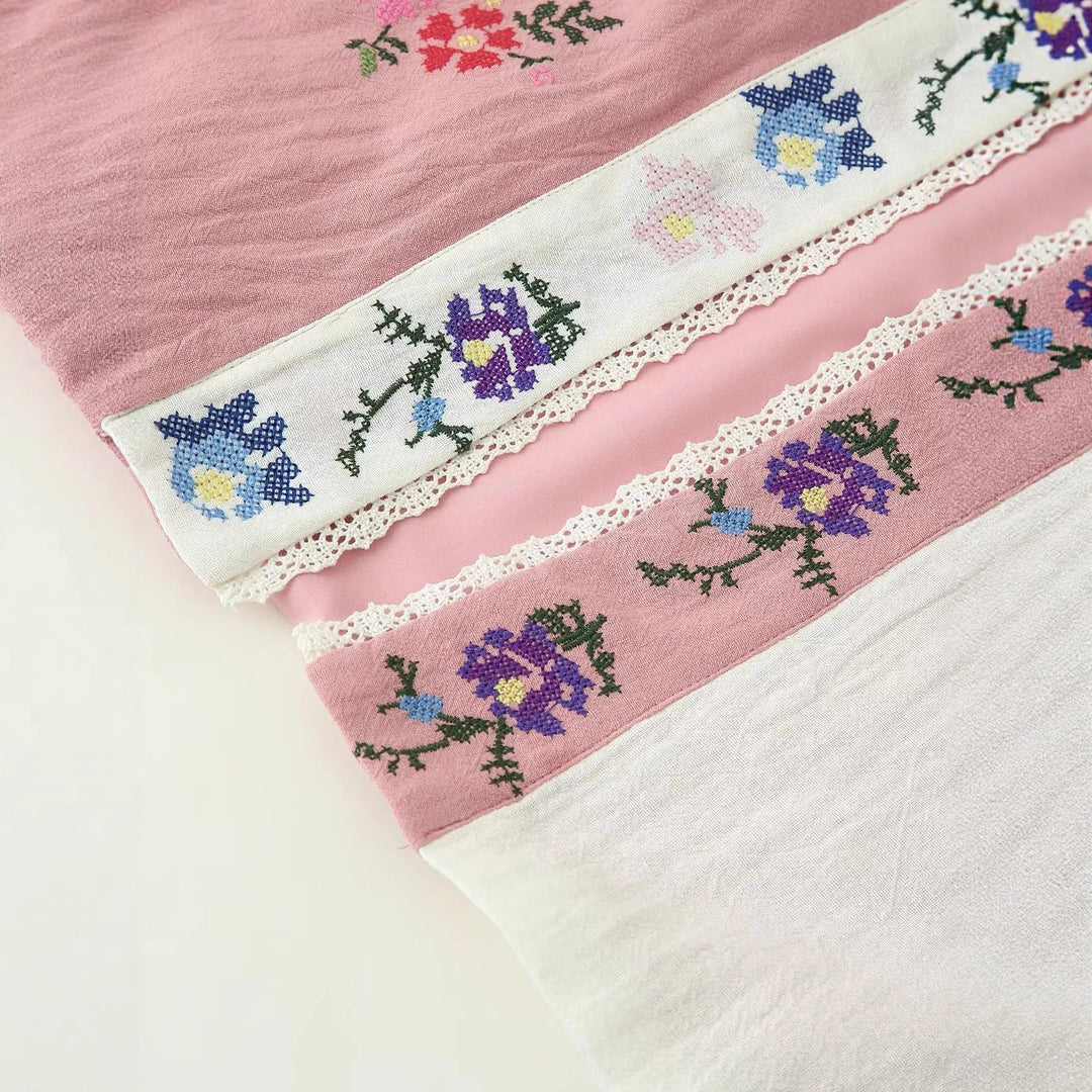 Women's embroidered kimono cardigan with open front, lace trim and floral embroidery Mune Fashion