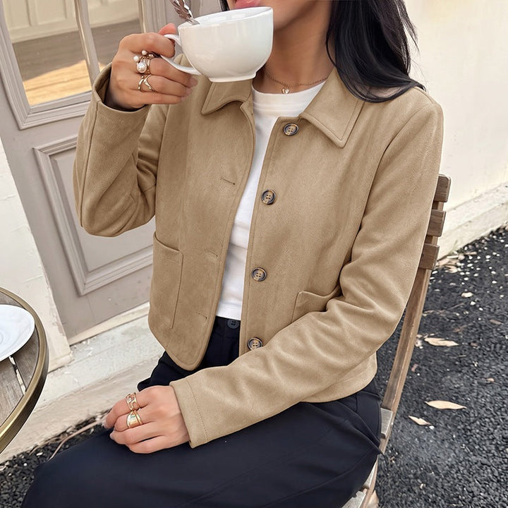 Women's short jacket made of suede look with shirt collar and patch pockets Mune Fashion