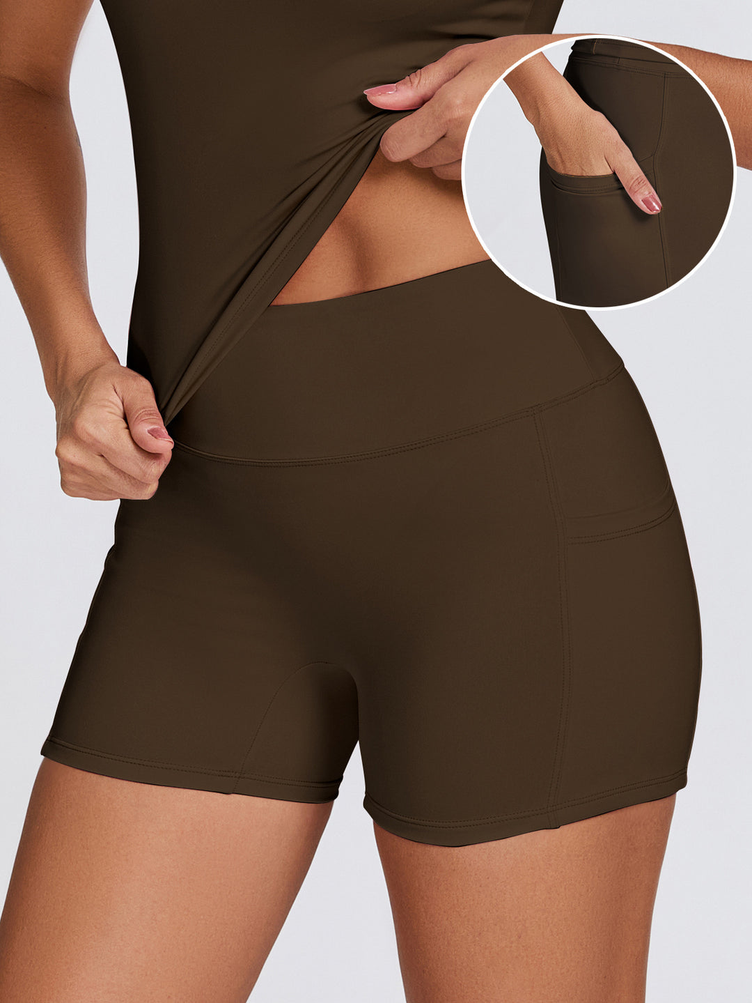 Women’s sporty compression shorts with practical side pockets Mune Fashion