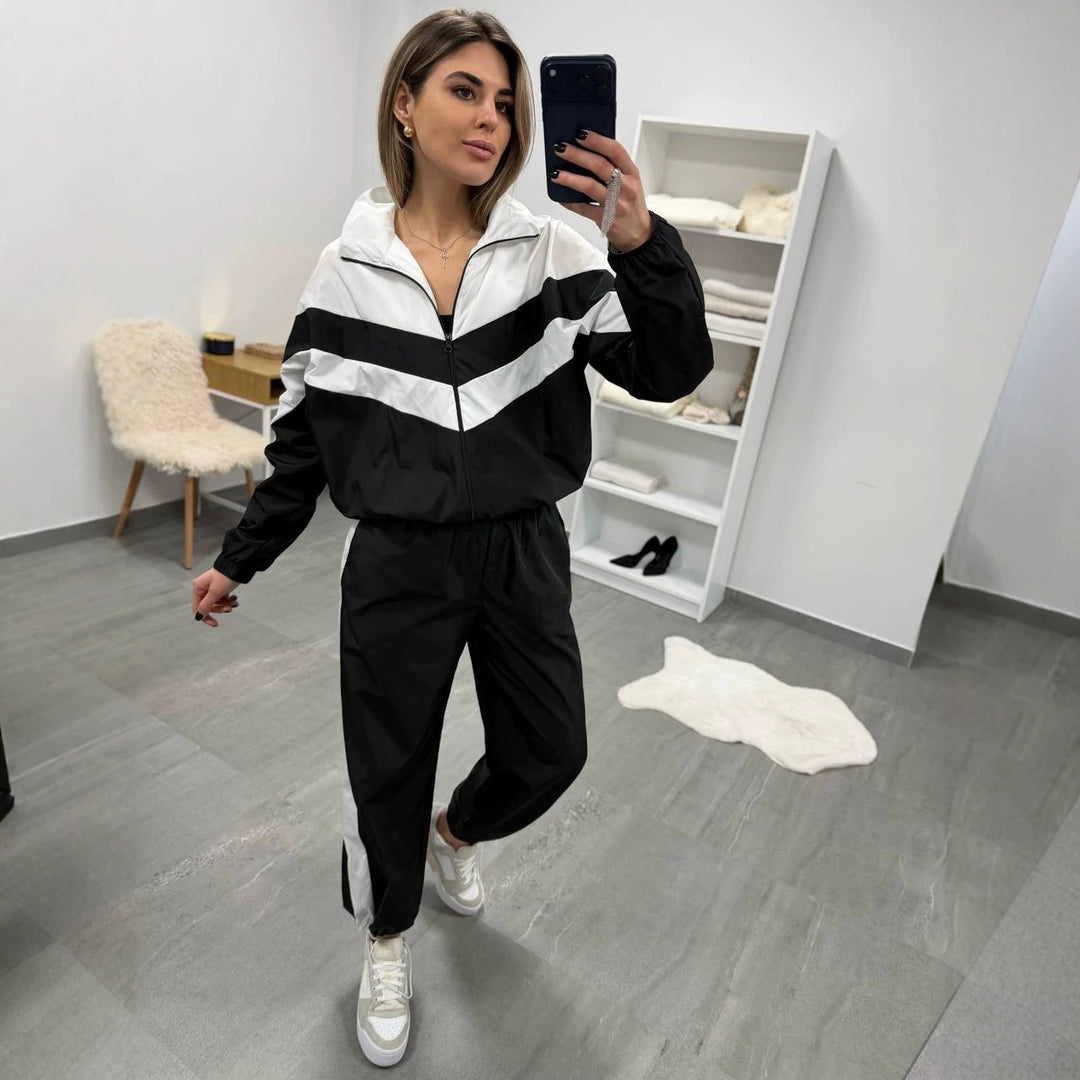 Women's retro nylon tracksuit with hooded zip jacket and wide high-waisted trousers Mune Fashion