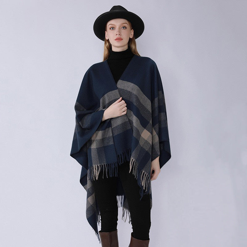Women Chunky Knit Cape-Ruana in Oversize with Gradient Check Pattern and Fringe Hem Mune Fashion