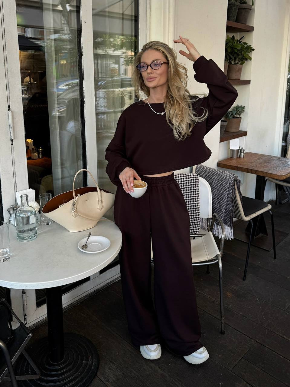 Women's Oversize Lounge Set with Short Sweatshirt and Loose Jogging Pants Mune Fashion