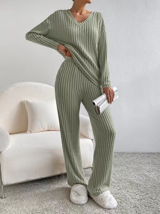 Women's Ribbed Relax Set made of Fine Knit with V-Neck and Loose Comfort Pants Mune Fashion