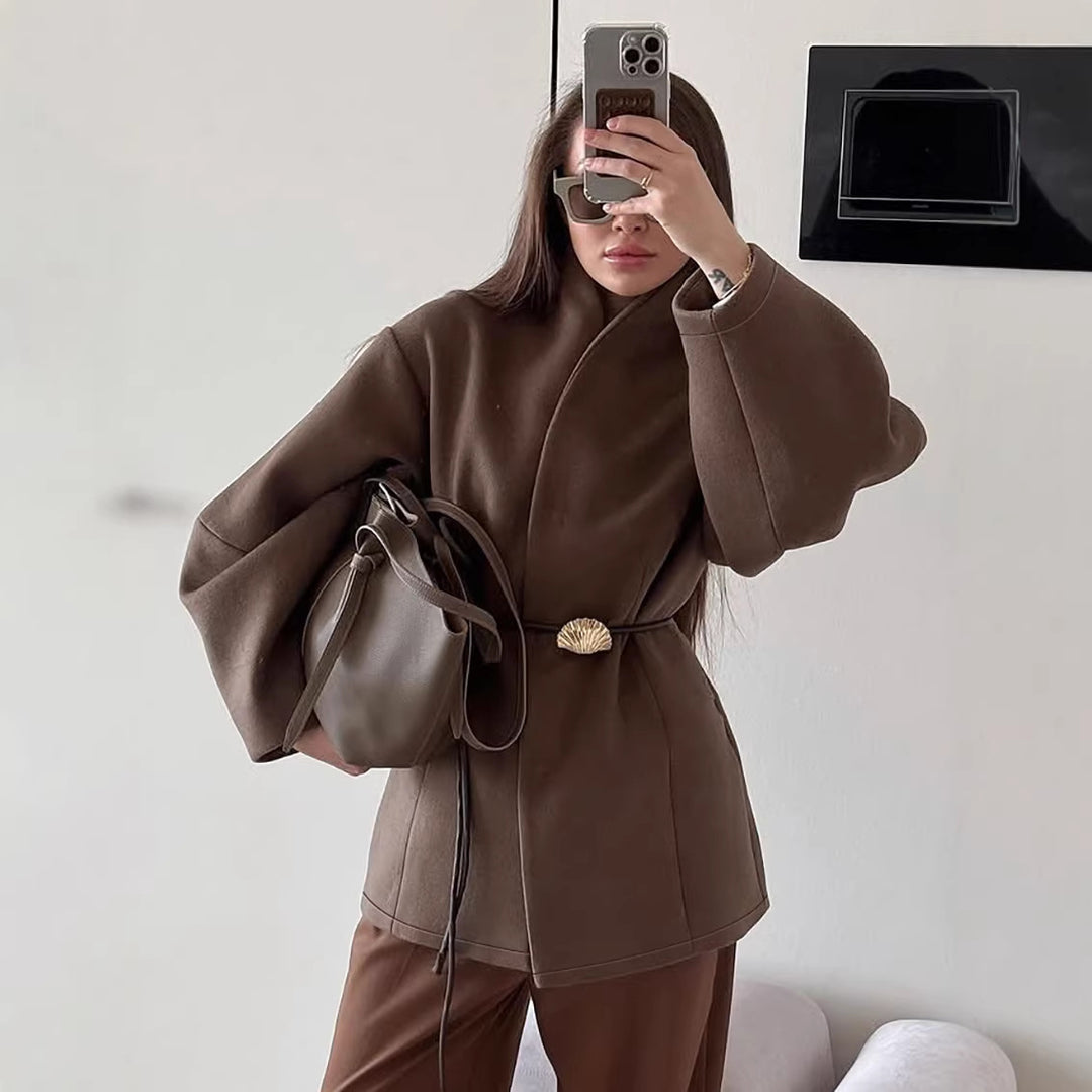 Women's short jacket with wrap closure, figure-hugging leather belt and shell clasp Mune Fashion