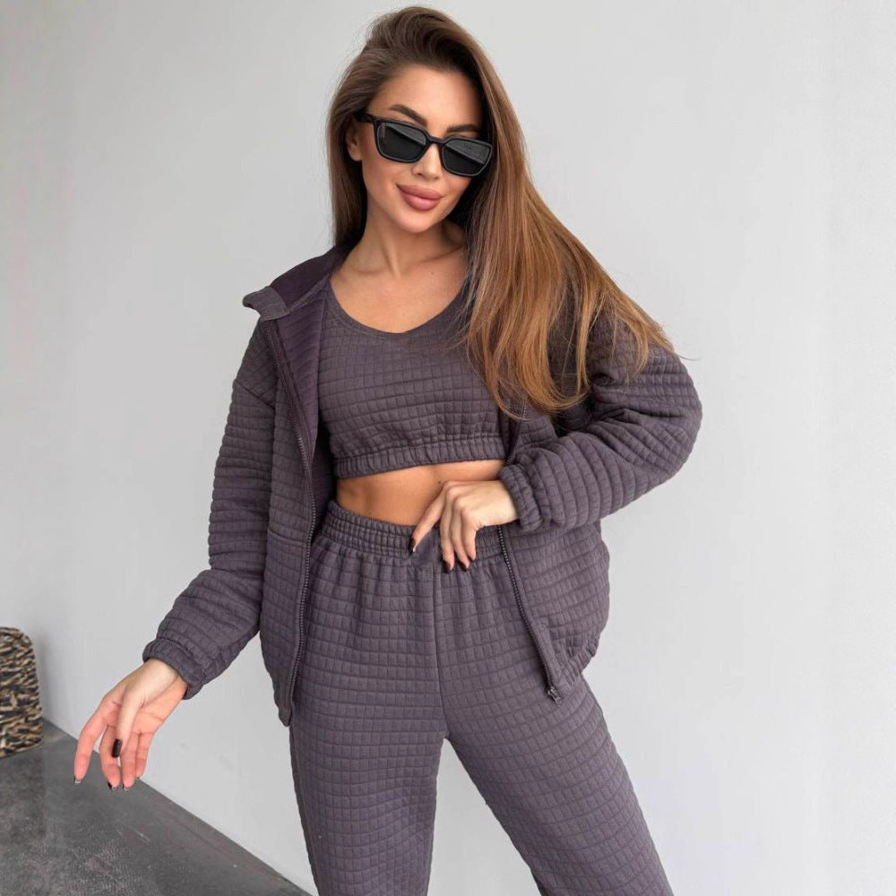 Women's Quilted Loungewear Set with Zip Hoodie, Cropped Bustier and High-Waisted Joggers Mune Fashion
