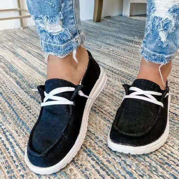 Women's sailcloth moccasin sneakers with elastic lacing, padded comfort insole and profiled rubber sole Mune Fashion