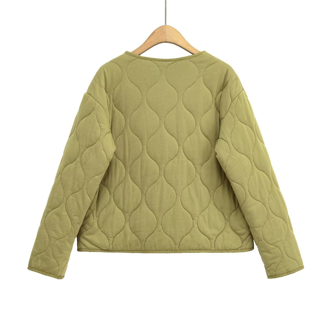 Women nan short-cut quilted transitional jacket with round neckline and decorative wave quilting Mune Fashion