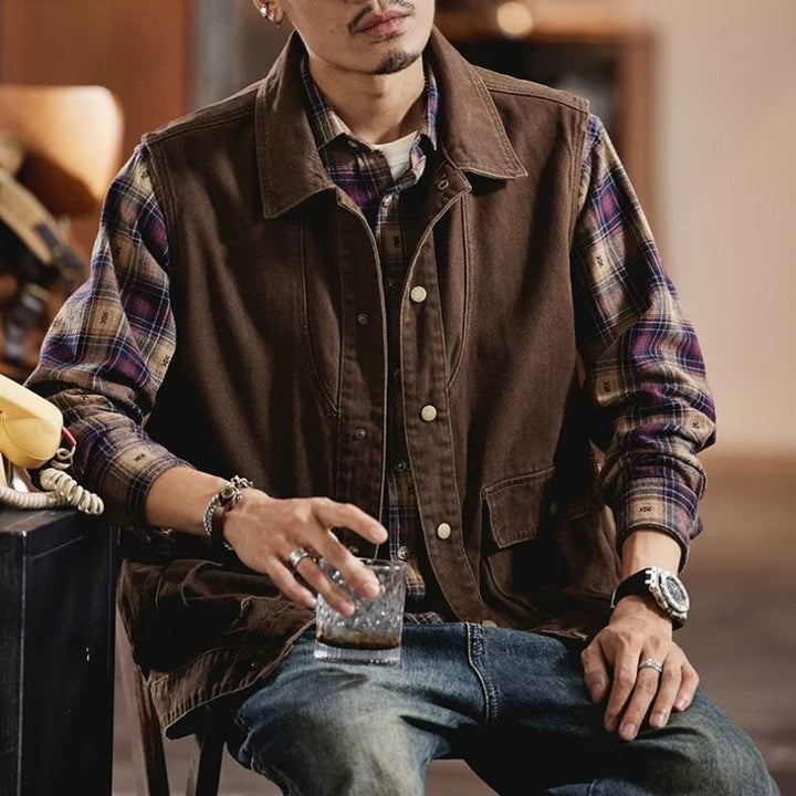 Men's utility vest with corduroy collar, snap button closure, and patch flap pockets Mune Fashion