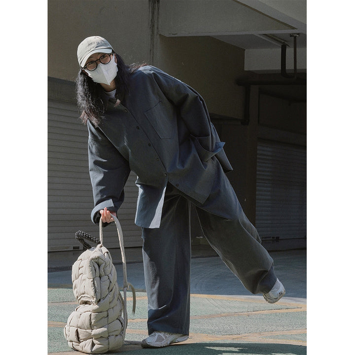 Women Oversize Shirt Jacket with Boxy Silhouette and High-Waist Stretch Waist Pants in Set Mune Fashion
