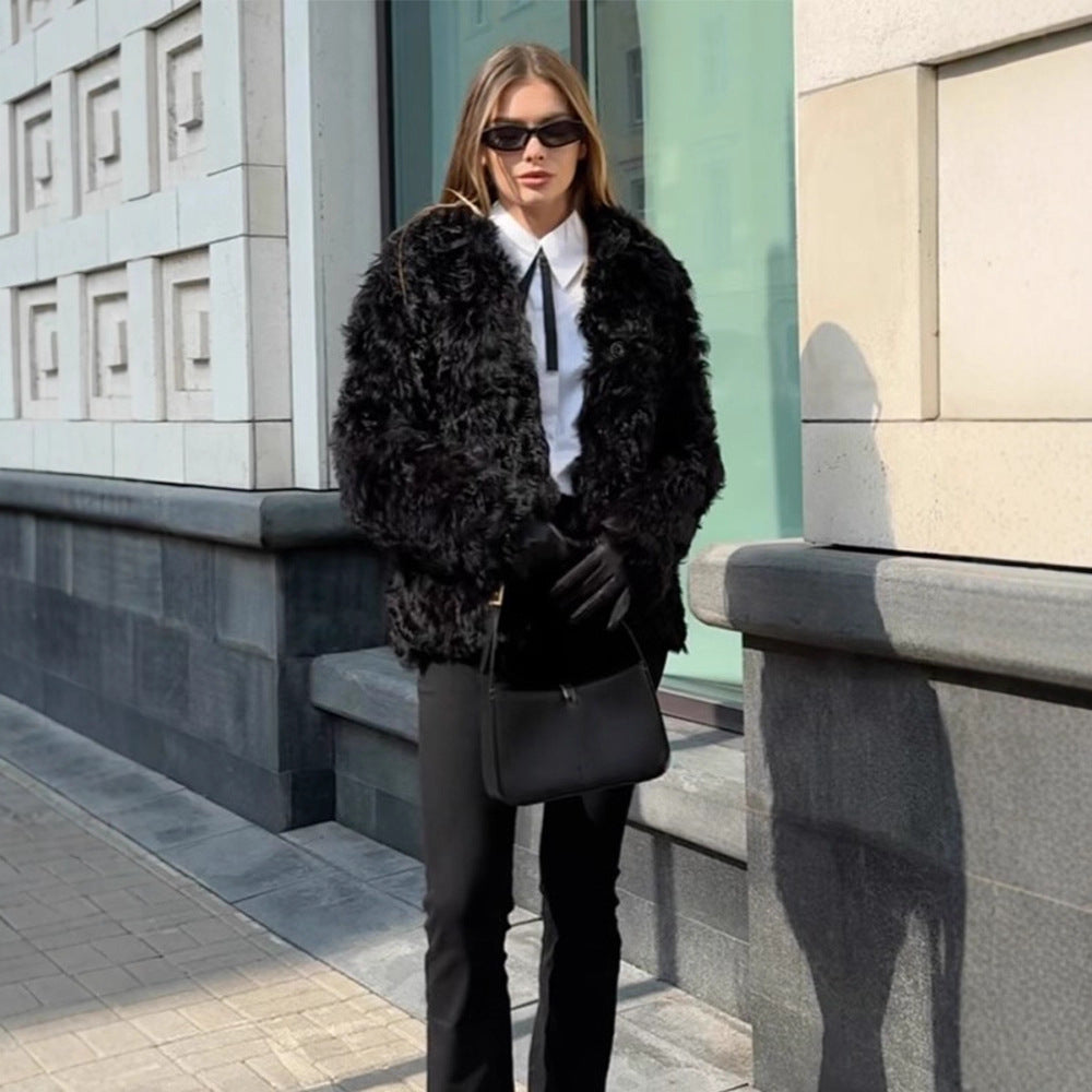Women's Boxy Short Coat made of crinkled Faux Fur with structured wave pattern and open front Mune Fashion