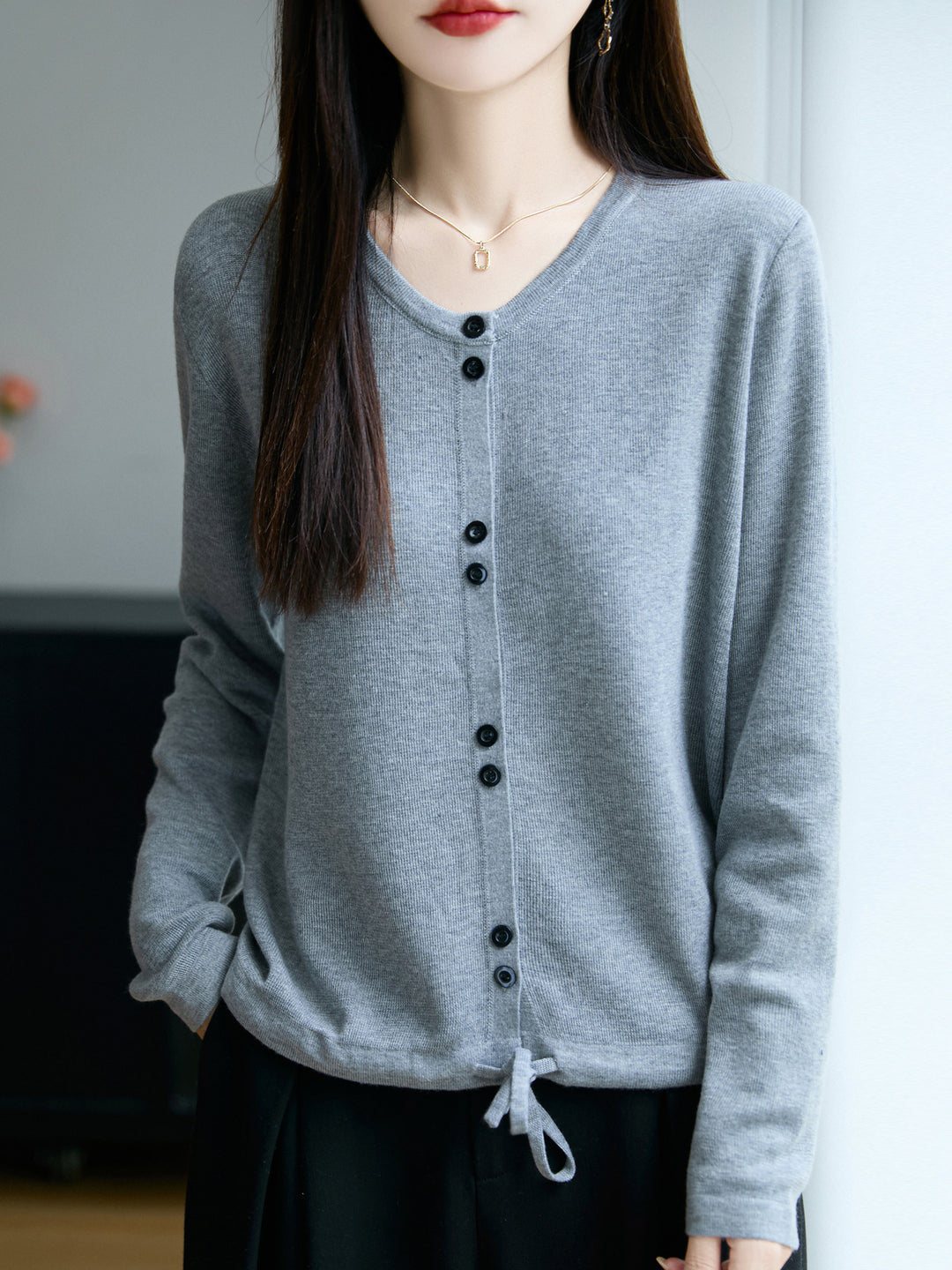 Women Lightweight Fine Knit Button Placket Cardigan with Round Neck Mune Fashion