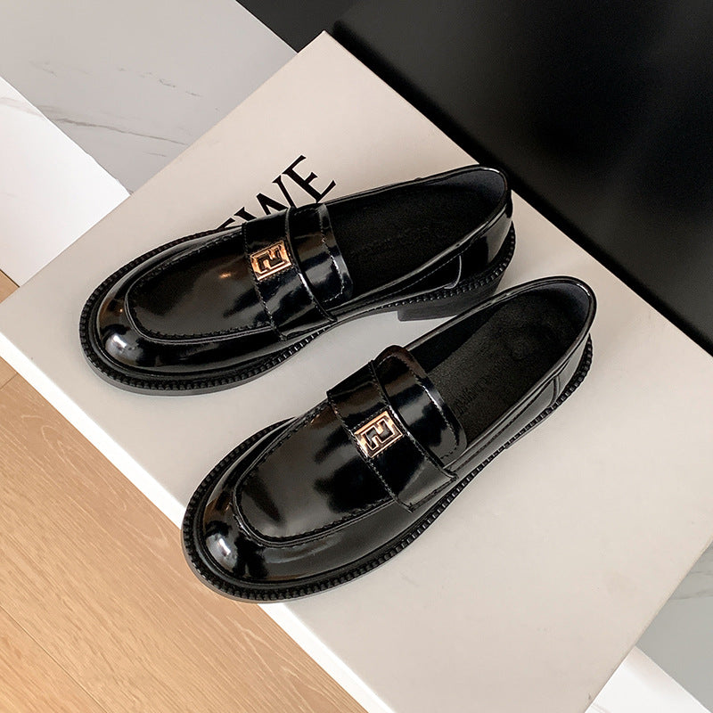 Women's patent loafers in penny design with sculpted block heel Mune Fashion