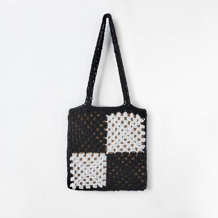 Women's crocheted tote bag with original square pattern Mune Fashion