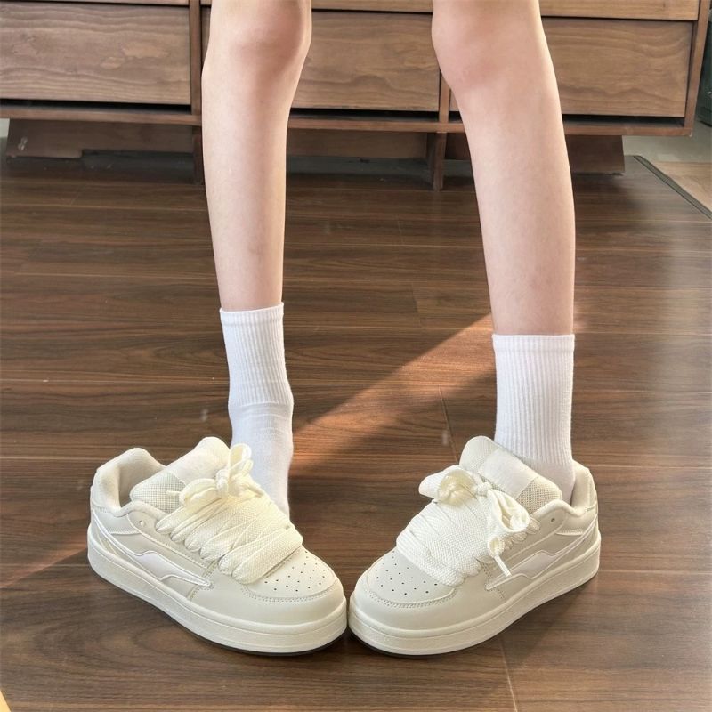 Women's sneakers with thick profiles and breathable mesh inserts Mune Fashion