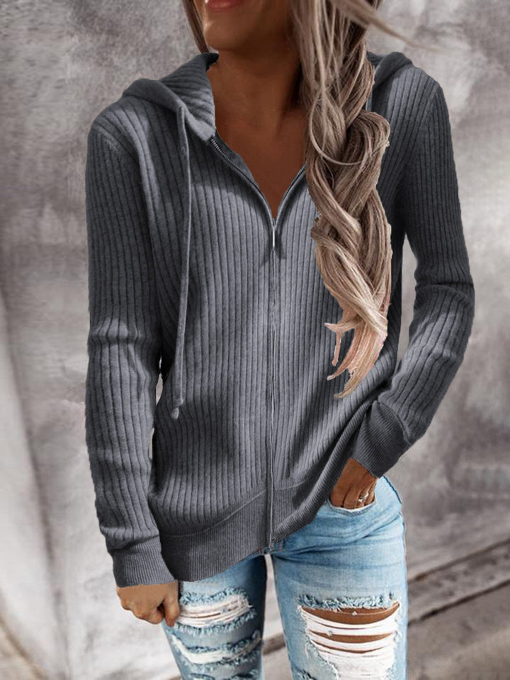 Women's Hoodie with Ribbed Structure and Practical Pockets Mune