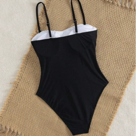 Women's One-Piece Swimsuit with Refined Cut-Out and Elegant Ring Detail Mune Fashion