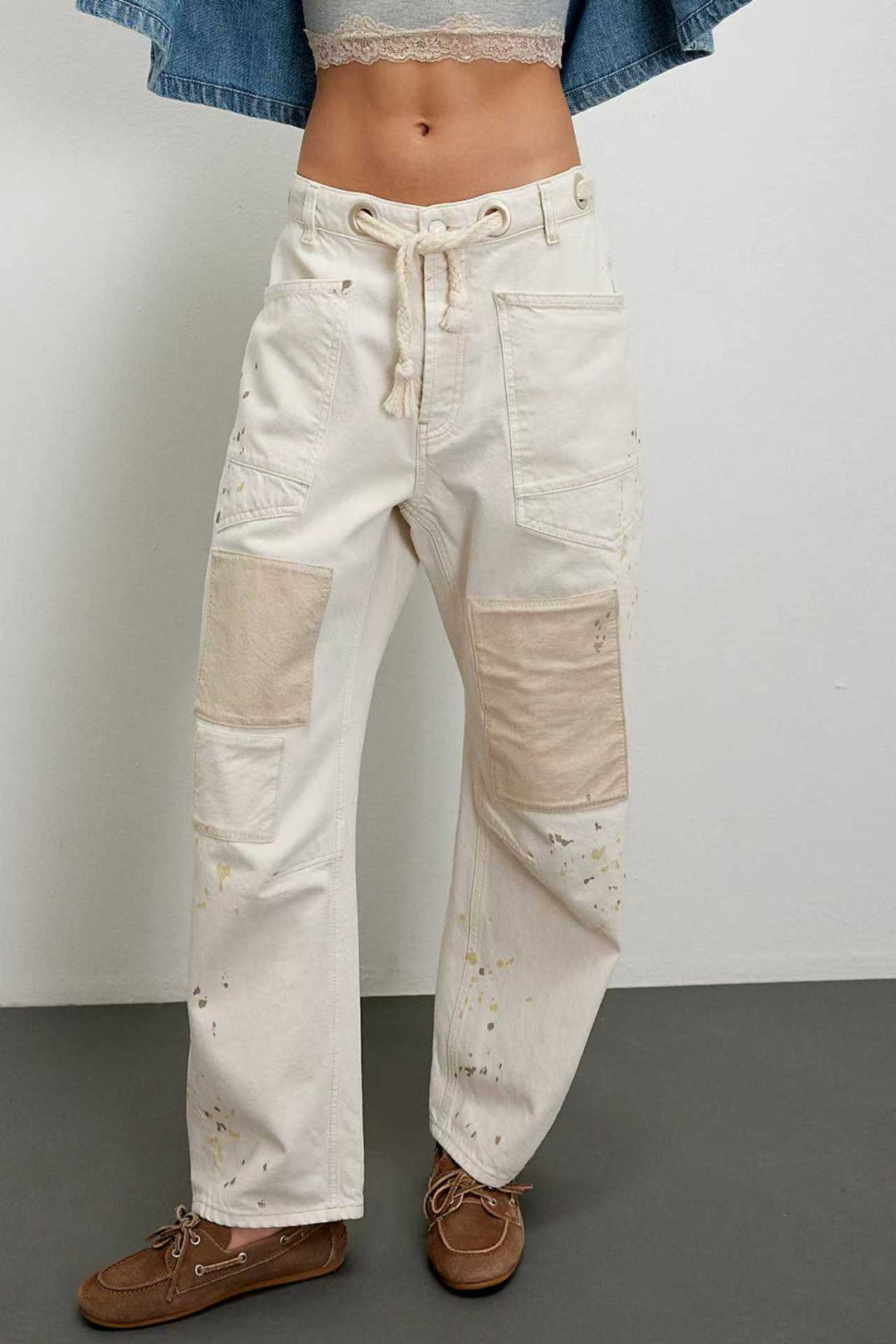 Women's high-waisted jeans in a loose fit with patch pockets and drawstring Mune Fashion
