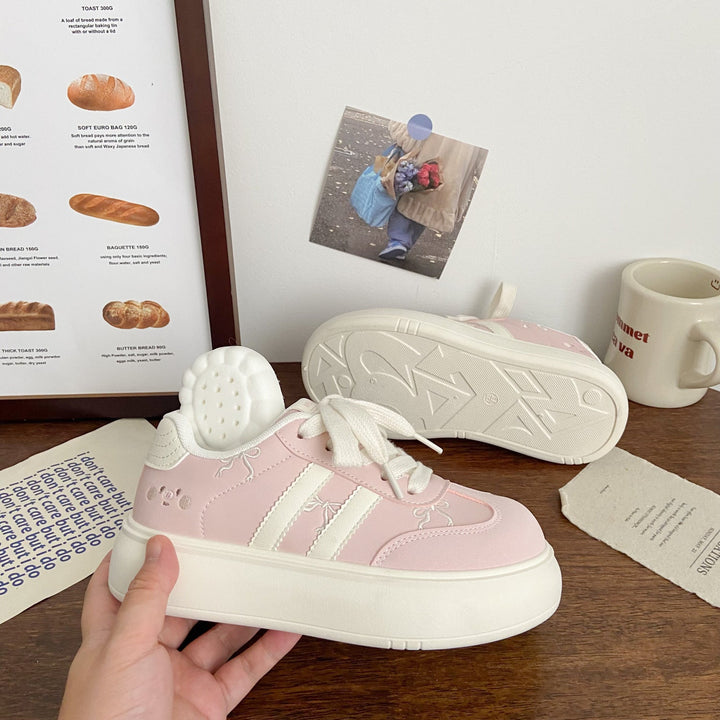 Women's Sporty Platform Sneakers with Playful Applications Mune Fashion