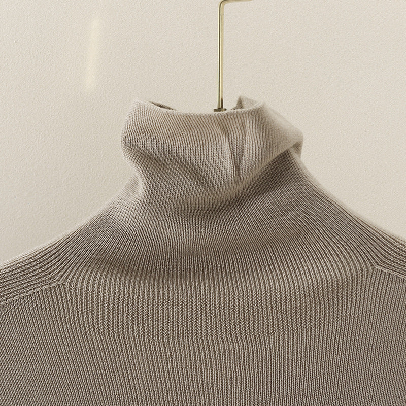 Women fine knit pullover with raglan sleeves and slim silhouette Mune Fashion