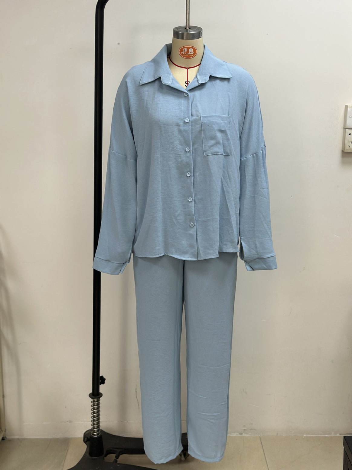 Women Two-Piece Lounge Set Oversize Blouse with Chest Pocket and Wide Palazzo Pants Mune Fashion