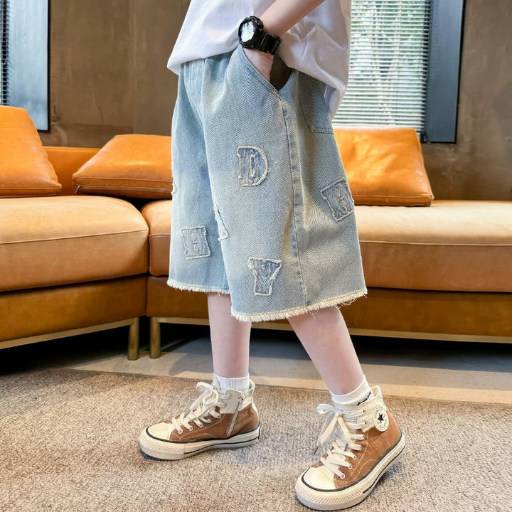 Boys casual denim shorts with striking appliqués Mune Fashion
