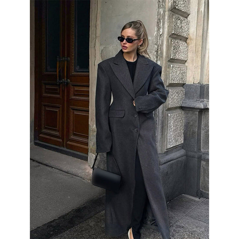 Women's Maxi Wool Coat with Oversized Cut and Structured Shoulder Area Mune Fashion