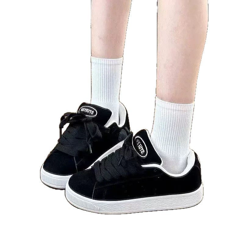 Women fashionable sneakers with luxurious suede and comfortable cushioning Mune Fashion