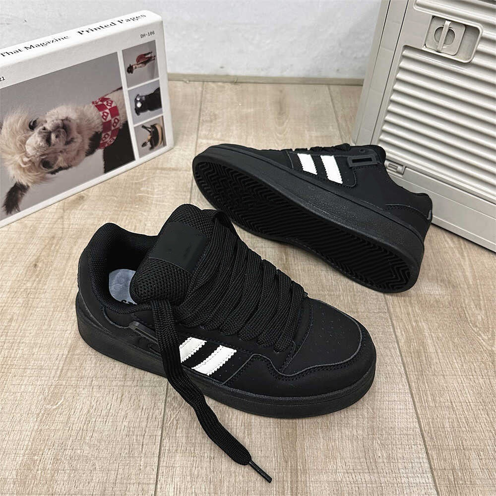 Women's Sporty Lifestyle Sneakers with Padded Shaft Mune Fashion