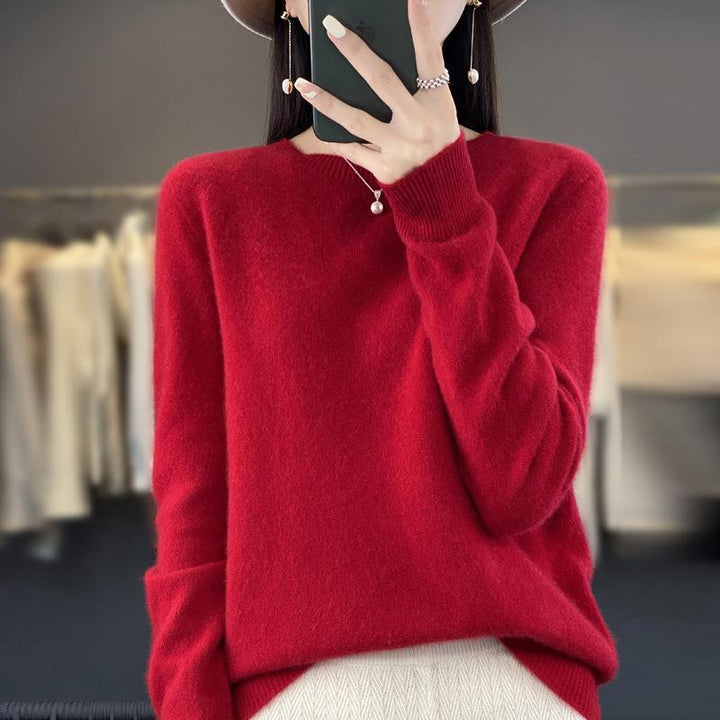 Ladies Loose Fine Knit Pullover with Round Neckline and Fluffy Angora Look Mune Fashion