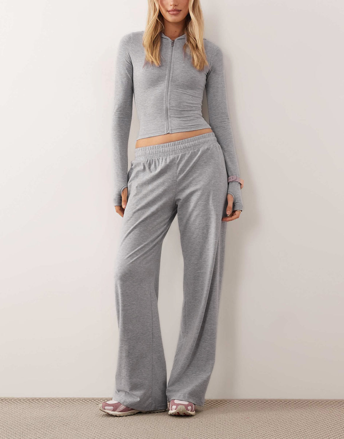 Women Two-Piece Loungewear Set Ribbed Crop Hoodie with Zipper and Thumb Hole as well as Loose Sweatpants Mune Fashion