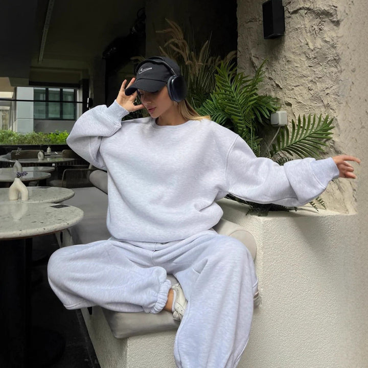 Women's Oversize Crewneck and High-Waist Drawstring Jogging Pants Set made of soft French Terry Mune Fashion