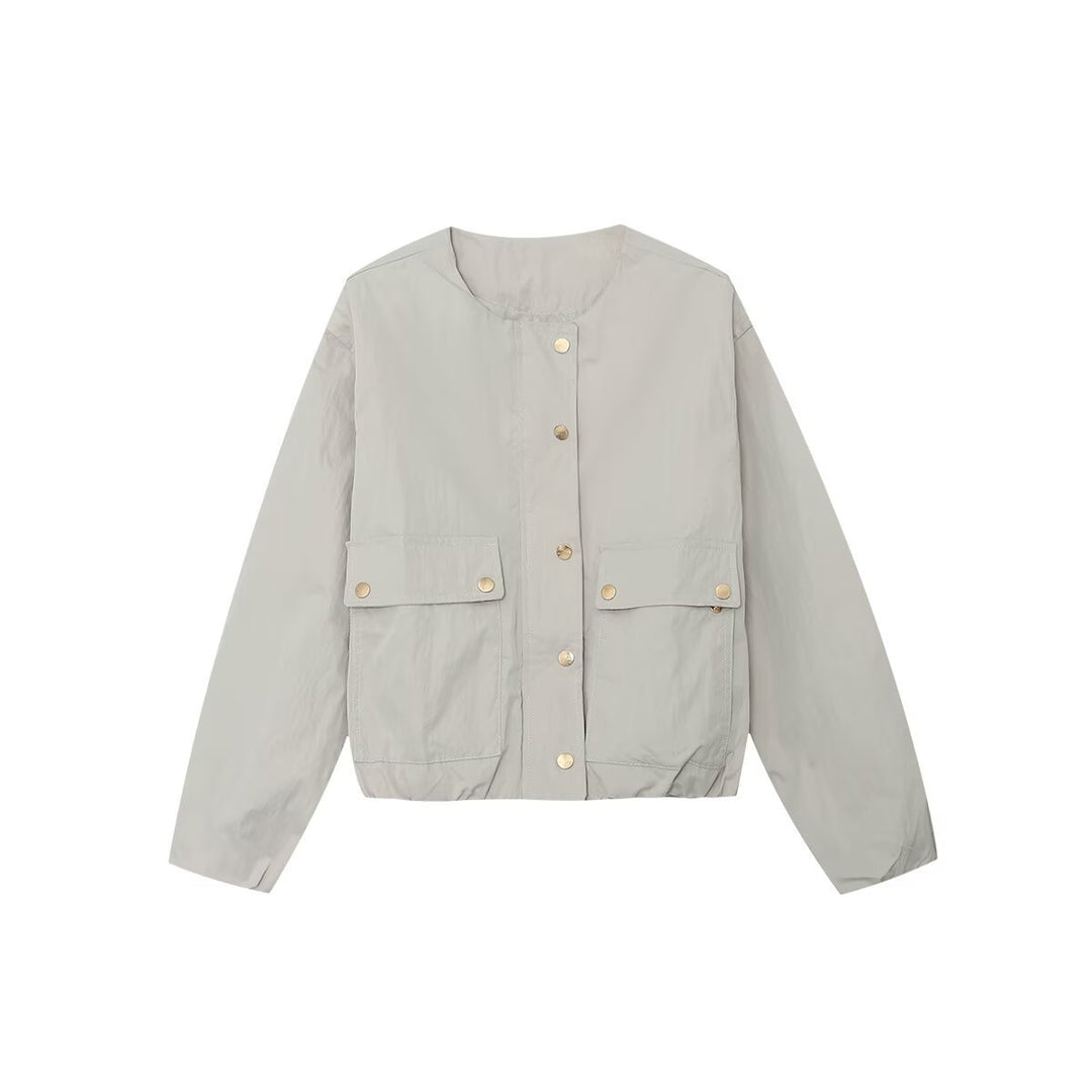 Women's lightweight utility blouson jacket with round neckline, snap button placket and large patch pockets Mune Fashion