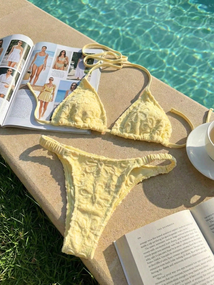 Women's triangle bikini with flower-shaped embroidery Mune Fashion