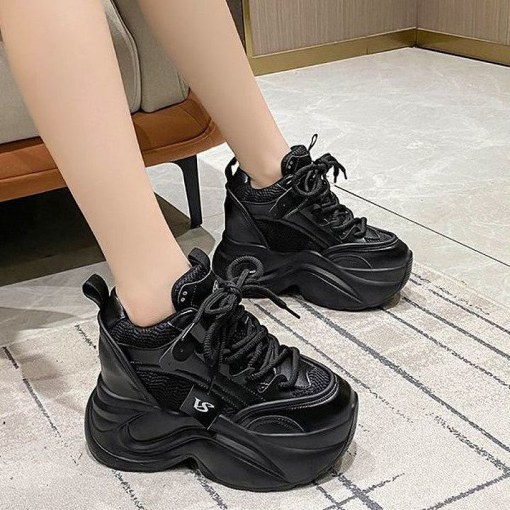 Women Chunky Sneaker with outstanding wearing comfort and athletic design Mune Fashion