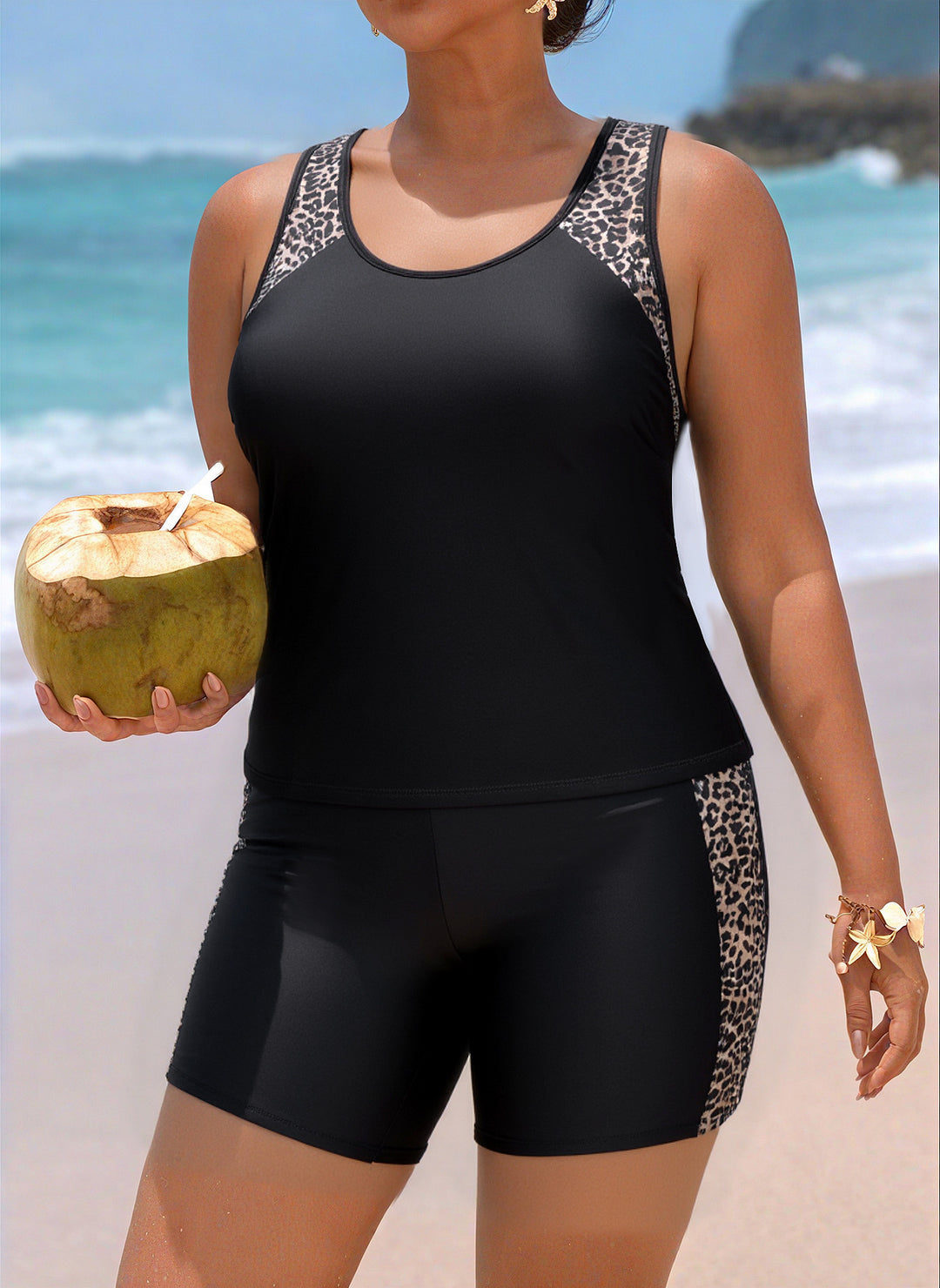 Ladies sporty bathing outfit with floral print Mune Fashion