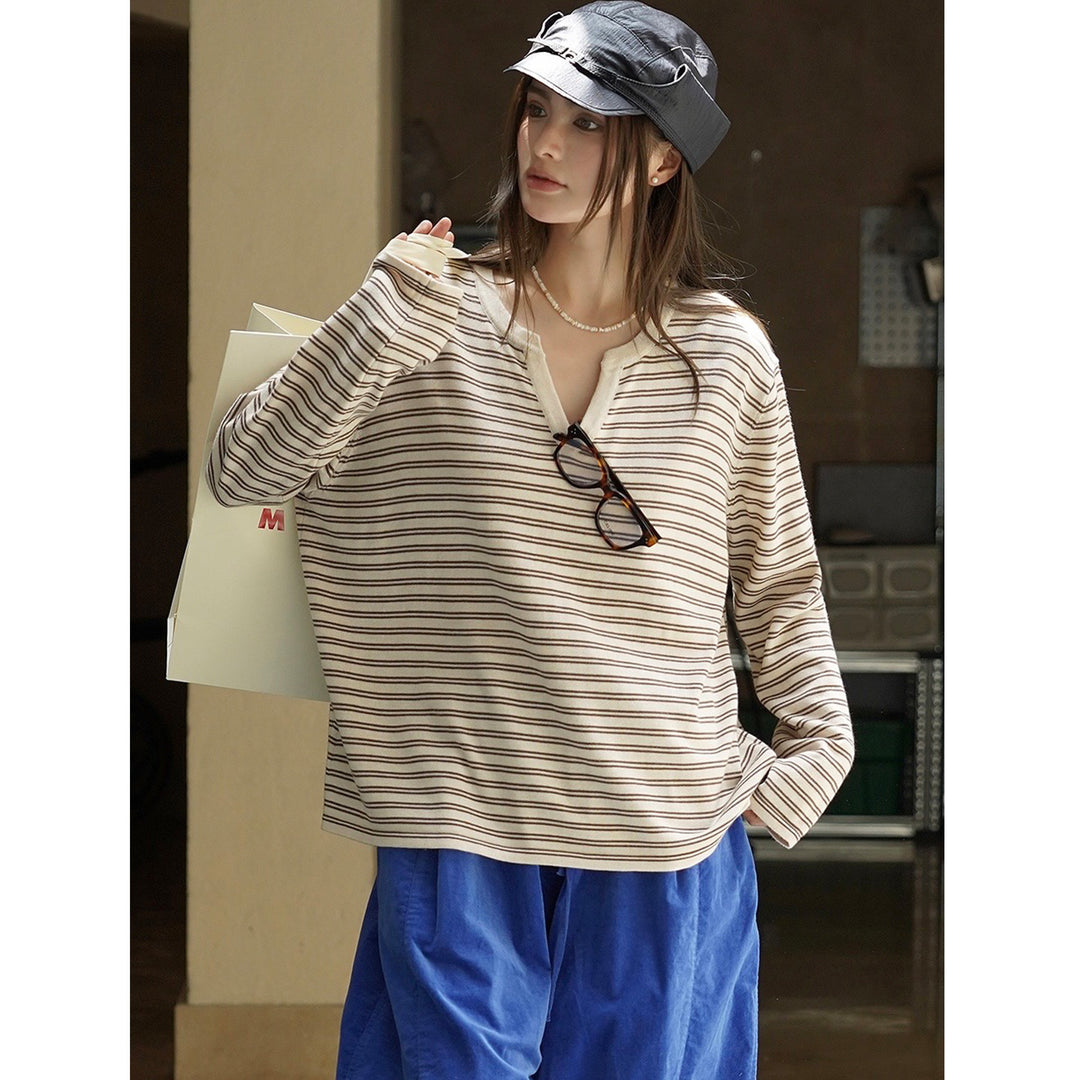 Women Striped Oversize Long Sleeve Shirt with V-Neck and Casual Silhouette Mune Fashion