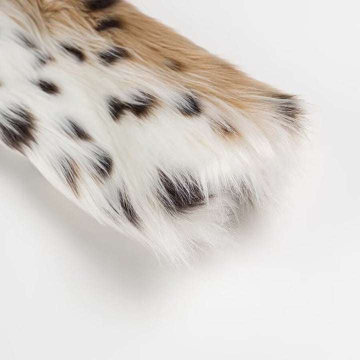 Women's short coat made of faux fur in spotted design with high collar Mune Fashion